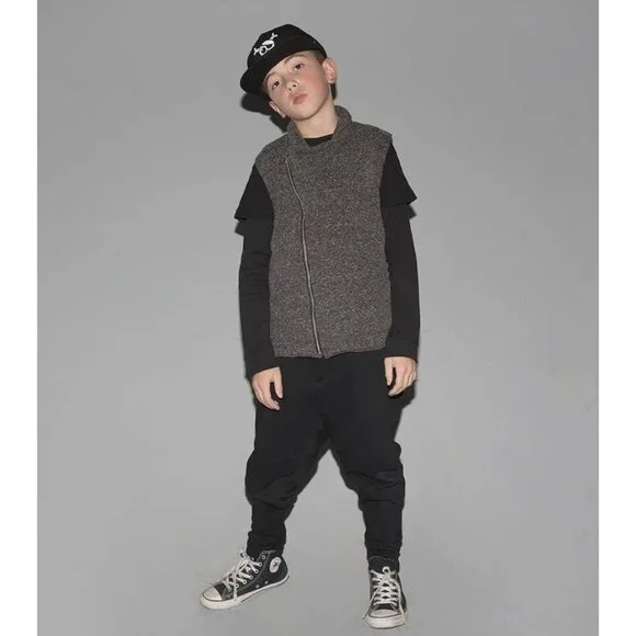 Nununu Solid Vest in Charcoal